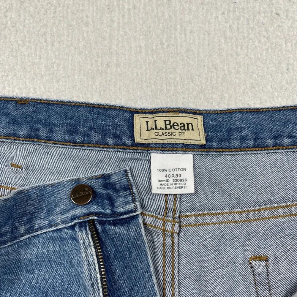 LL Bean Classic Fit Jeans Mens 40x30 Blue Cotton Straight Leg Denim Casual 25899